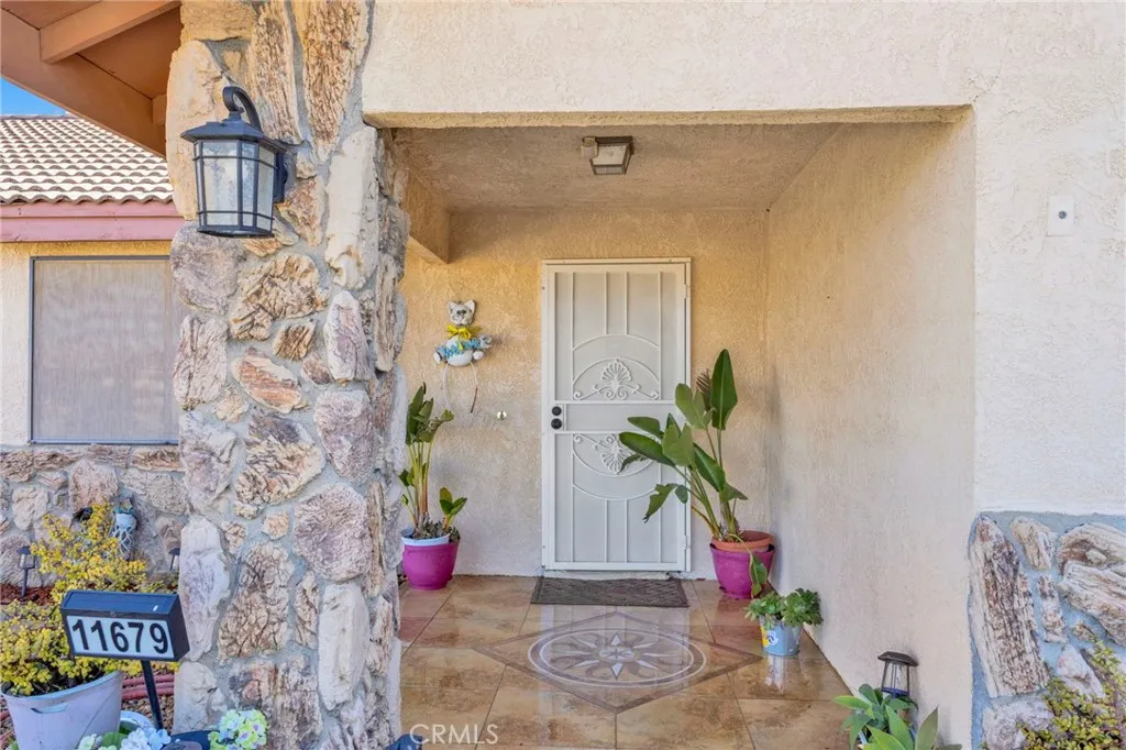 11679 Winterhawk Way, Apple Valley, California 92308 home-pic-3