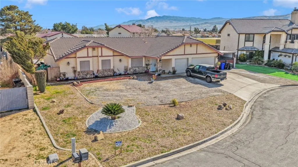 11679 Winterhawk Way, Apple Valley, California 92308 home-pic-48