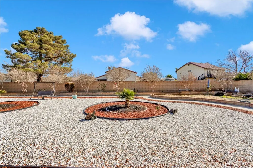 11679 Winterhawk Way, Apple Valley, California 92308 home-pic-35