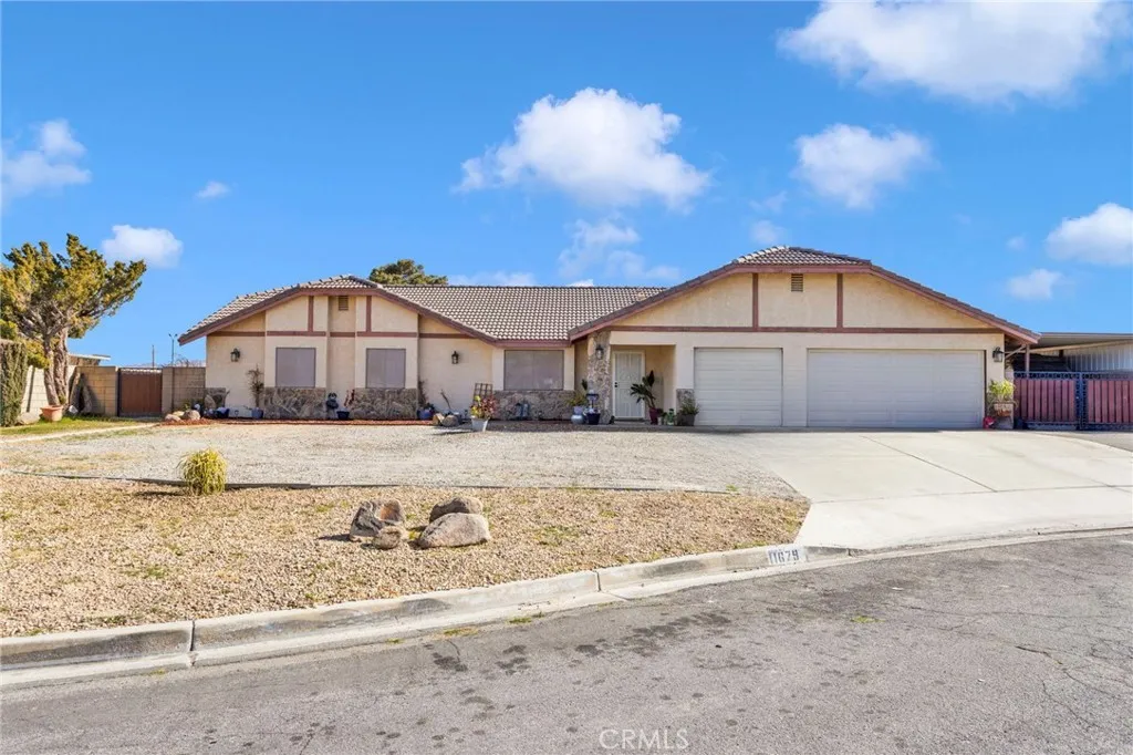 11679 Winterhawk Way, Apple Valley, California 92308 home-pic-2