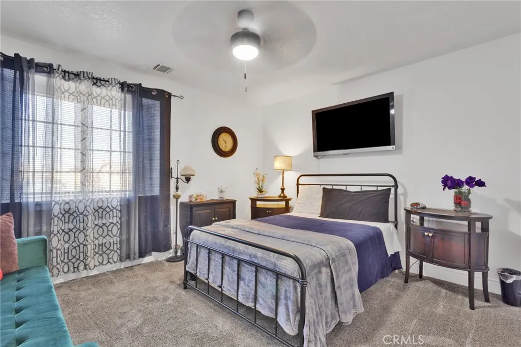 11679 Winterhawk Way, Apple Valley, California 92308 home-pic-17