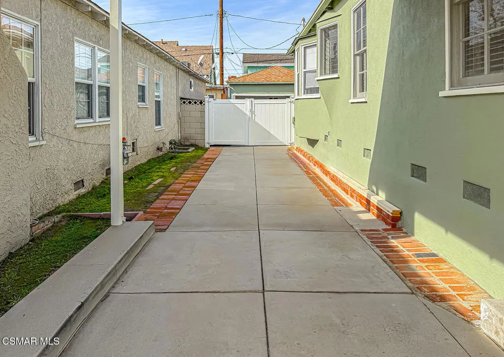 8419 Vicksburg Avenue, Los Angeles, California 90045 home-pic-44