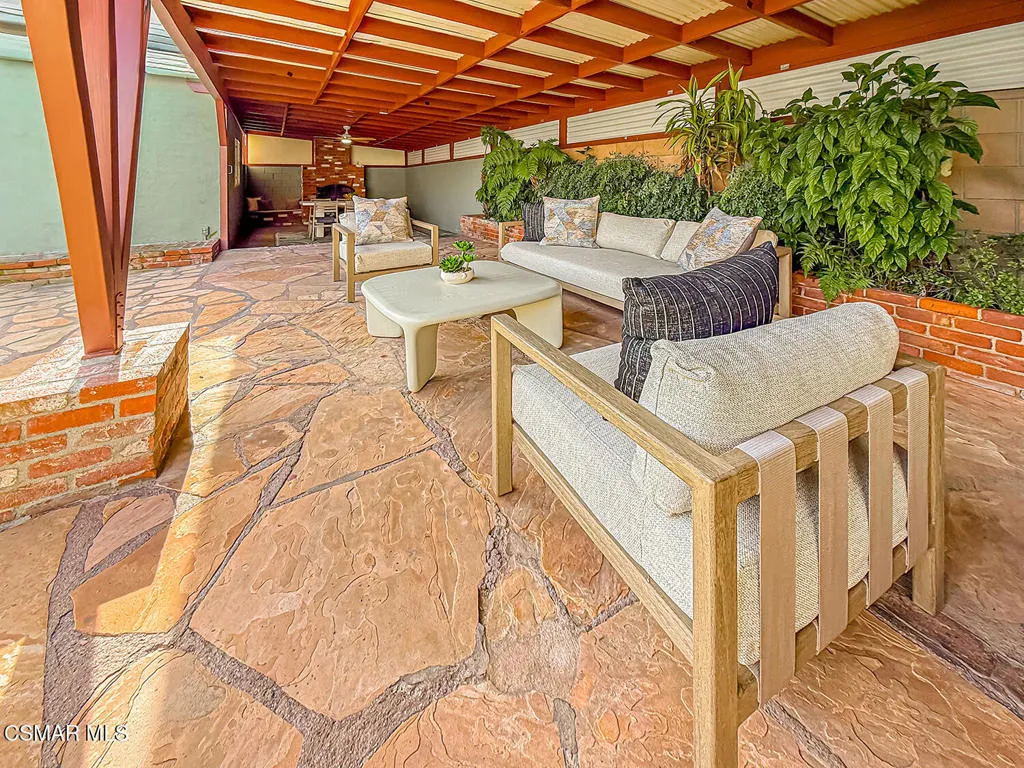 8419 Vicksburg Avenue, Los Angeles, California 90045 home-pic-38