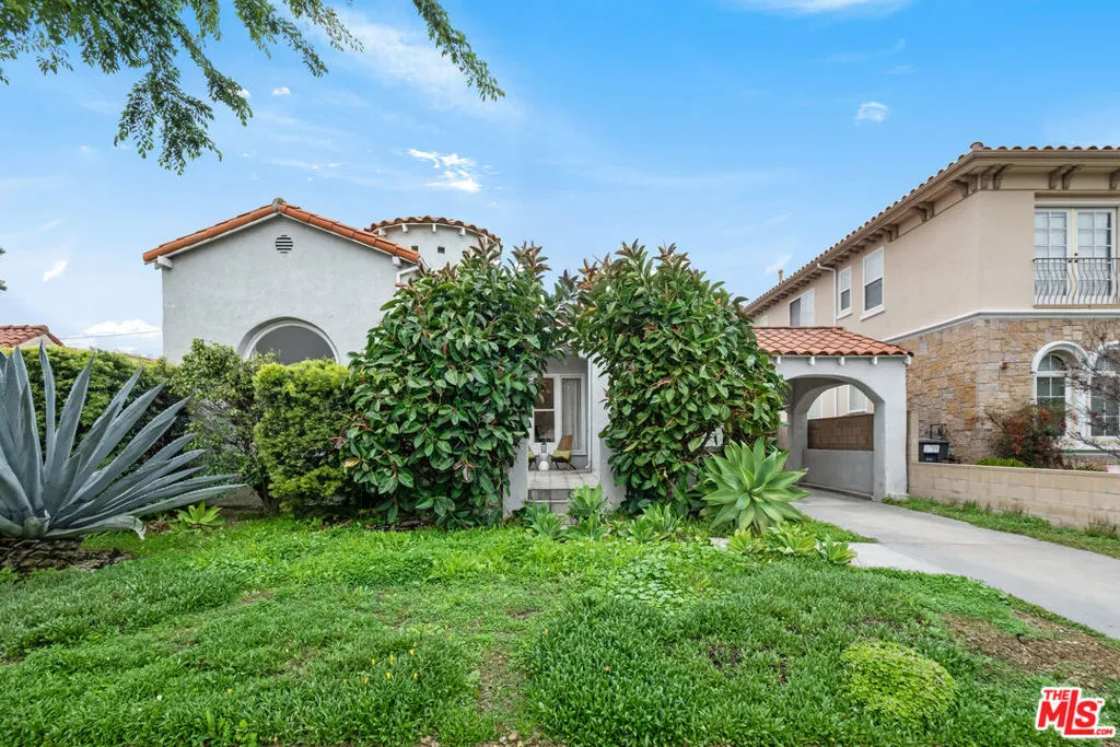 205 S Hamel Drive, Beverly Hills, California 90211 home-pic-24