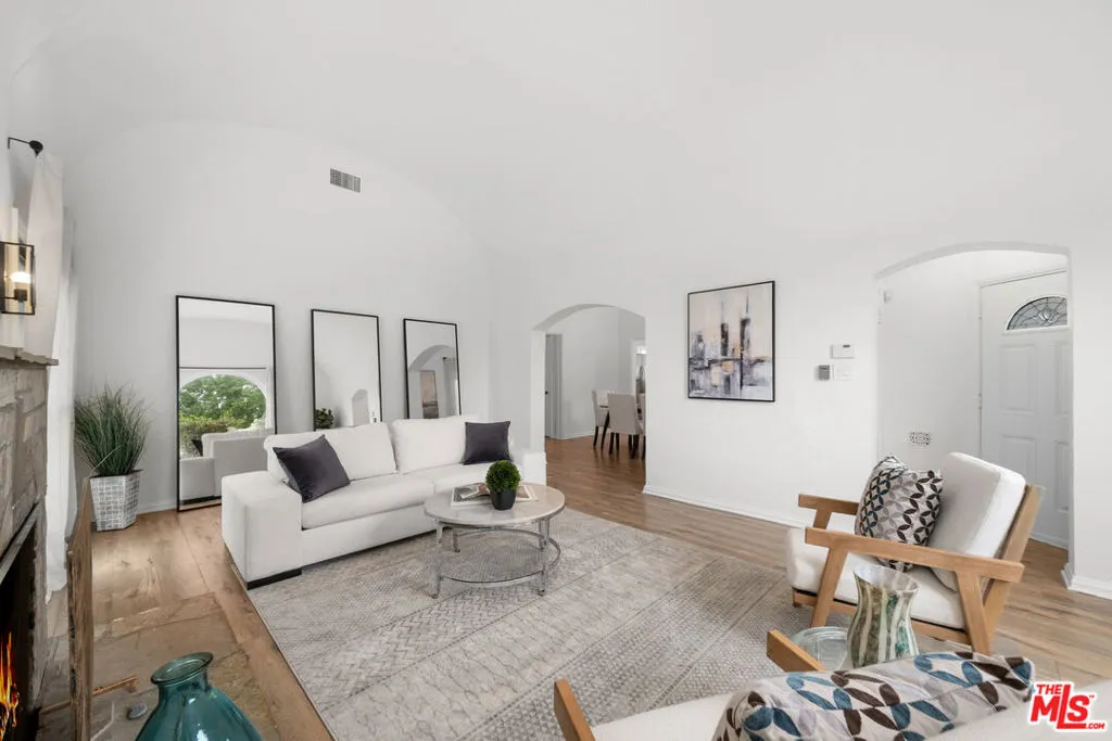 205 S Hamel Drive, Beverly Hills, California 90211 home-pic-3