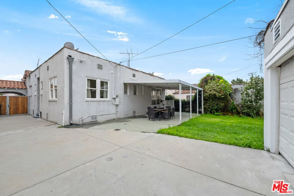 205 S Hamel Drive, Beverly Hills, California 90211 home-pic-22