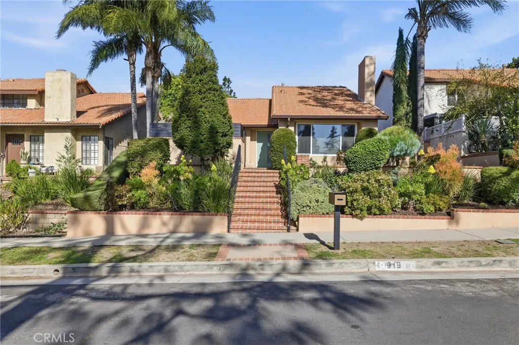15919 Joseph Court, Rancho Cascades, California 91342 home-pic-1