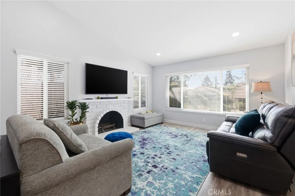 15919 Joseph Court, Rancho Cascades, California 91342 home-pic-8