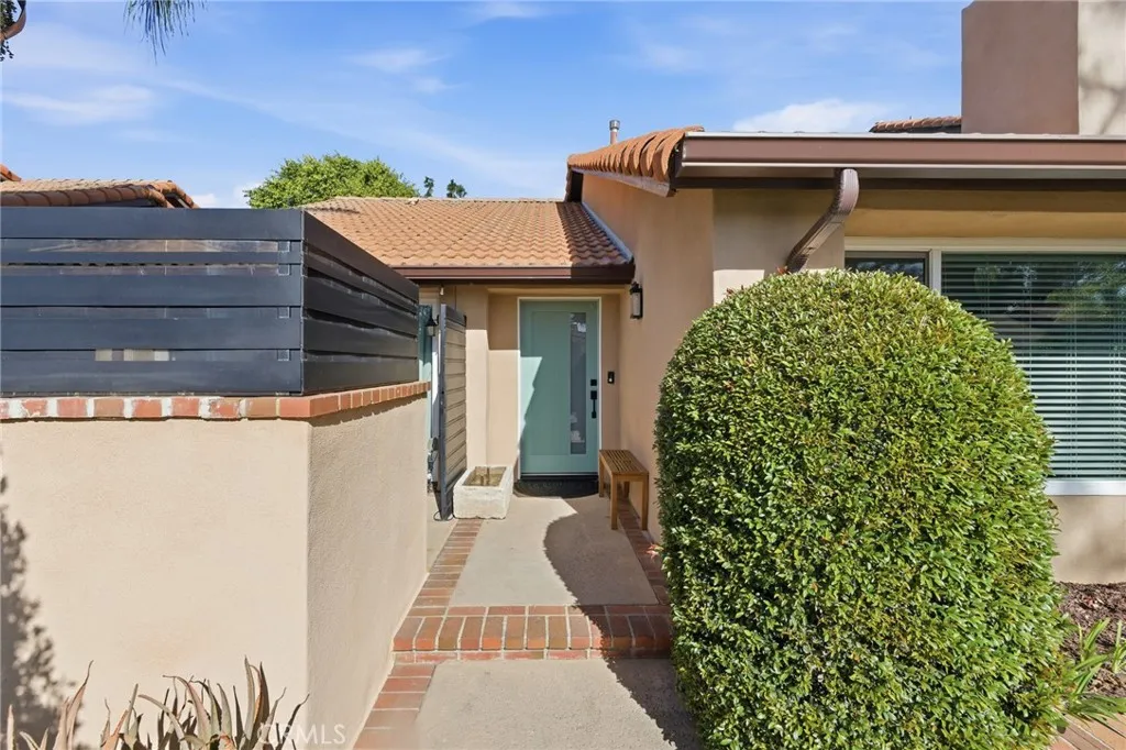 15919 Joseph Court, Rancho Cascades, California 91342 home-pic-36