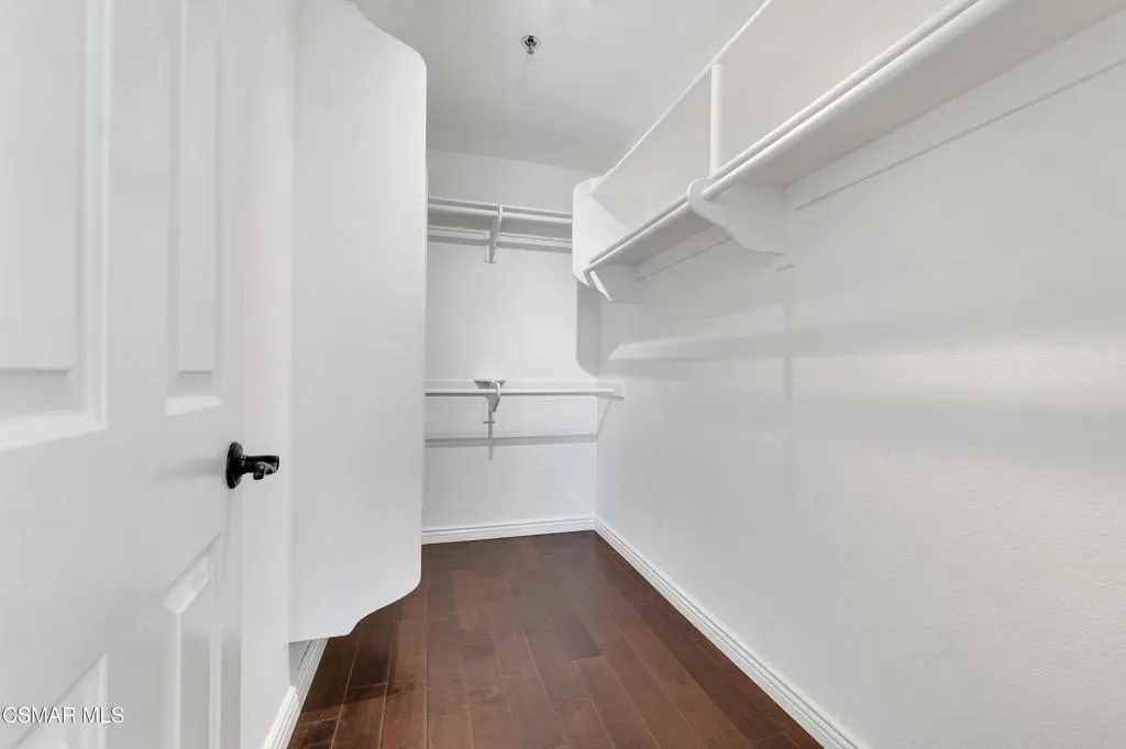 5744 Oak Bend Lane 108, Oak Park, California 91377 home-pic-17