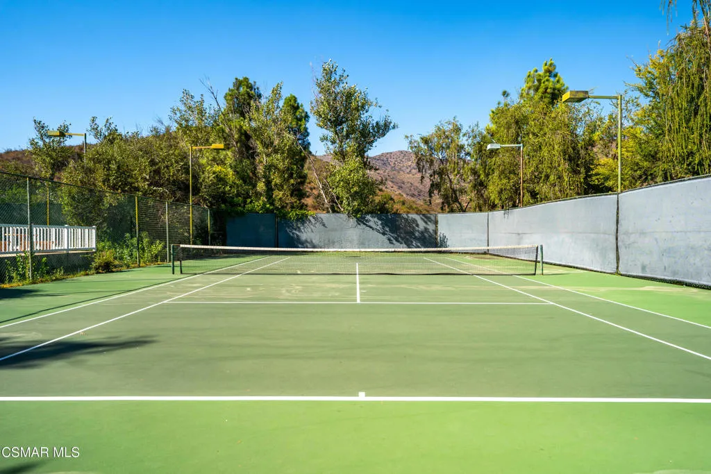 5744 Oak Bend Lane 108, Oak Park, California 91377 home-pic-19