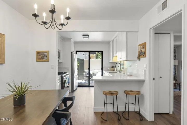 15-web-or-mls-UpmarketMedia-1932Jam-75