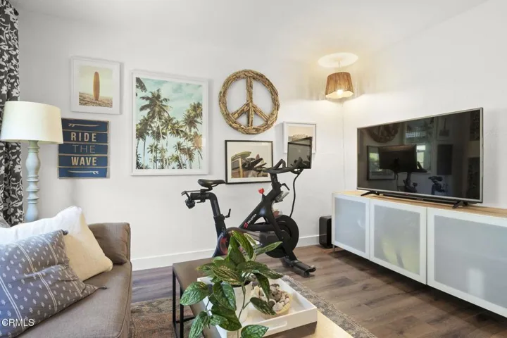 33-web-or-mls-UpmarketMedia-1932Jam-63