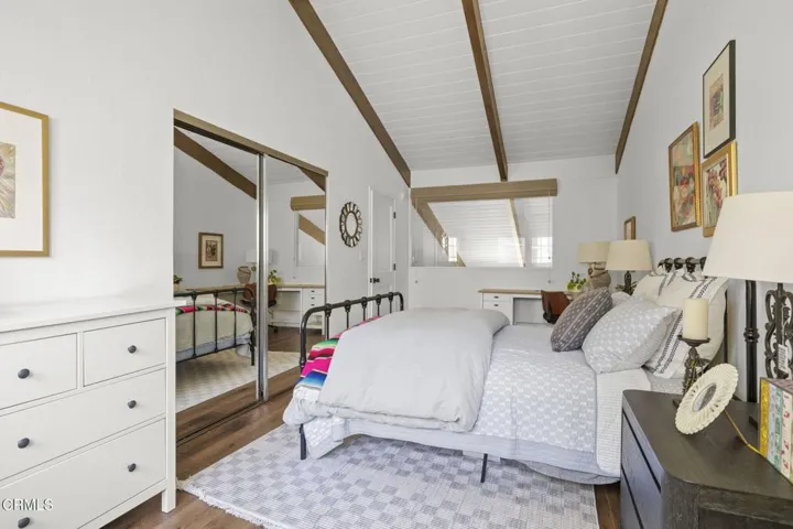 24-web-or-mls-UpmarketMedia-1932Jam-33