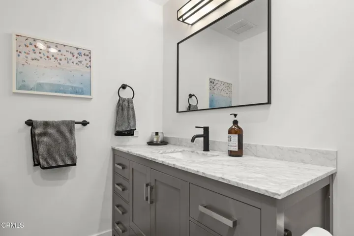 35-web-or-mls-UpmarketMedia-1932Jam-69