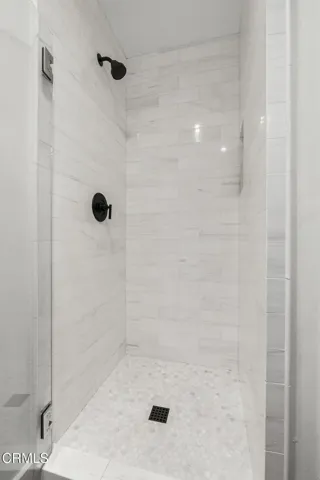 36-web-or-mls-UpmarketMedia-1932Jam-72