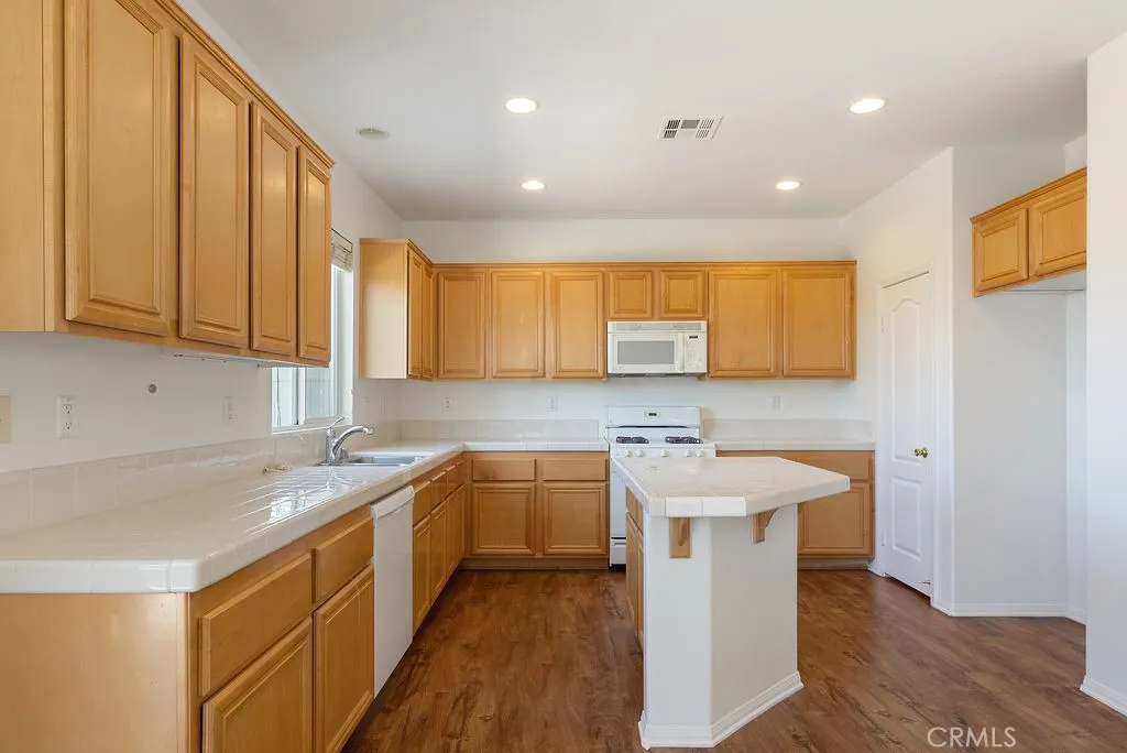 27635 Sienna Ridge, Canyon Country, California 91351 home-pic-7