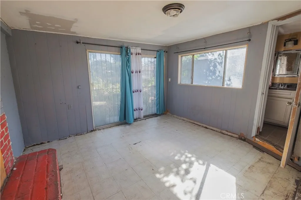 4660 Paramount Blvd, Pico Rivera, California 90660 home-pic-16