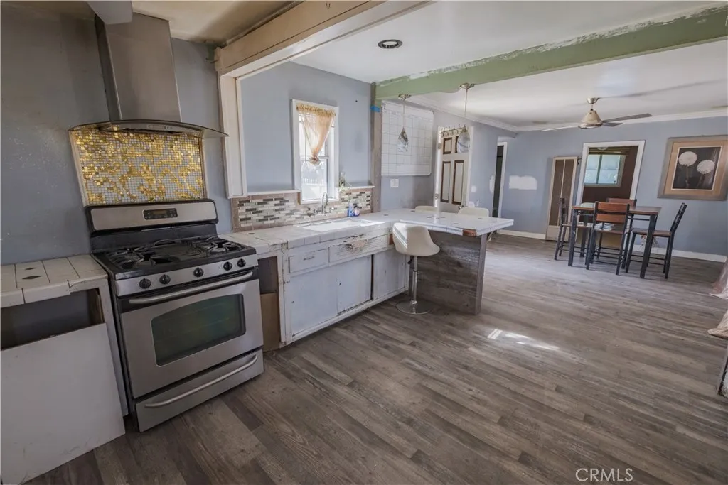 4660 Paramount Blvd, Pico Rivera, California 90660 home-pic-14