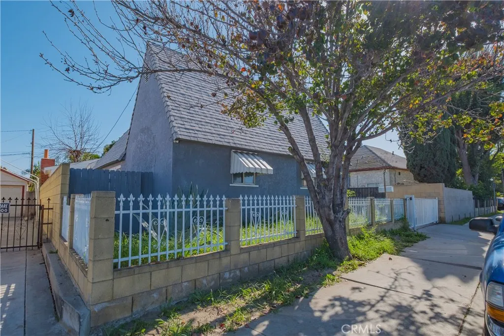 4660 Paramount Blvd, Pico Rivera, California 90660 home-pic-27