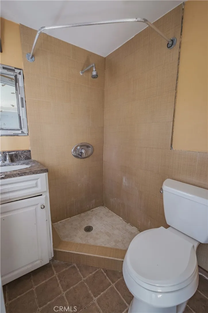 4660 Paramount Blvd, Pico Rivera, California 90660 home-pic-17