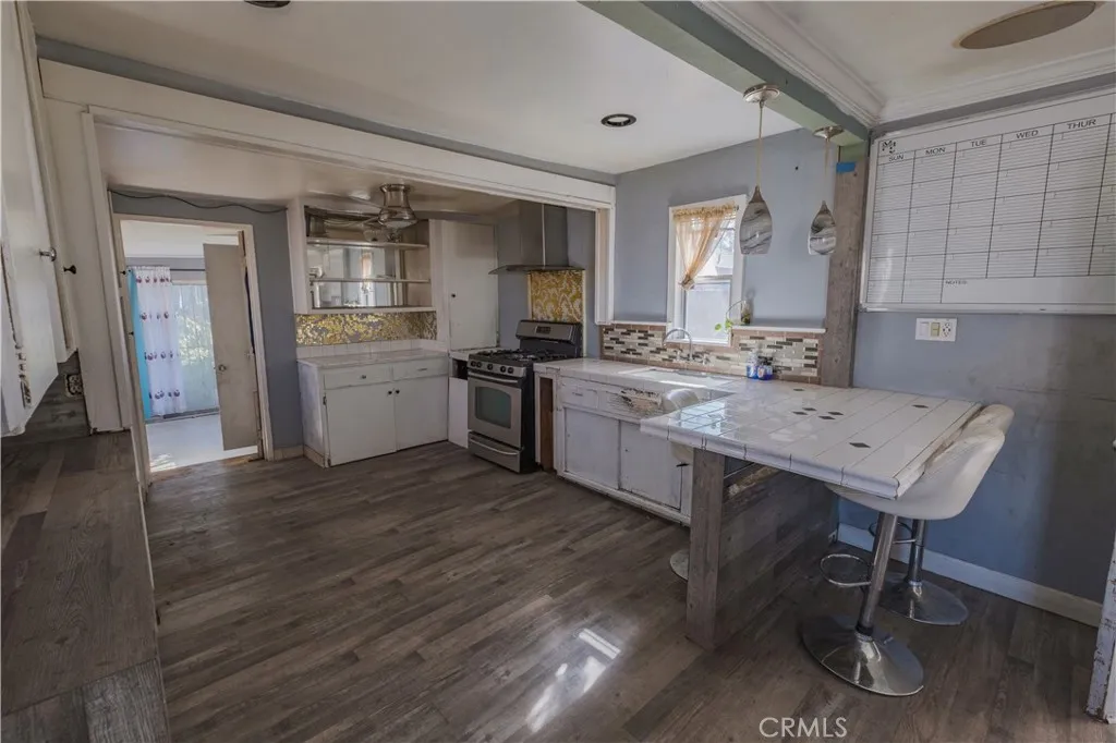 4660 Paramount Blvd, Pico Rivera, California 90660 home-pic-12