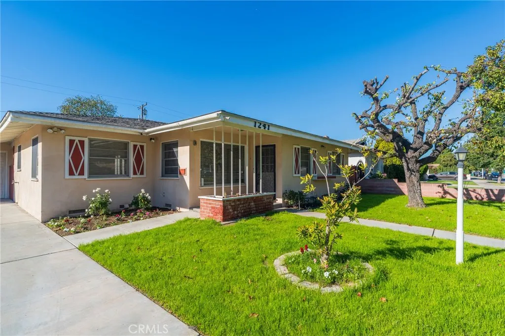 1241 S Walnut, Anaheim, California 92802 home-pic-1