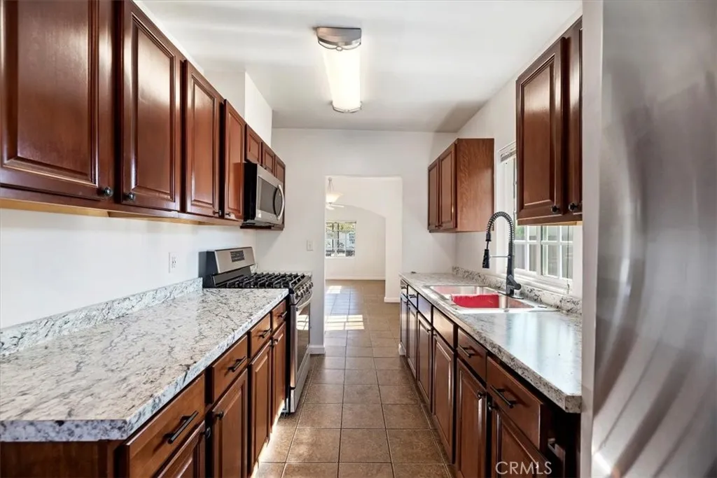 10779 Barlow, Lynwood, California 90262 home-pic-19