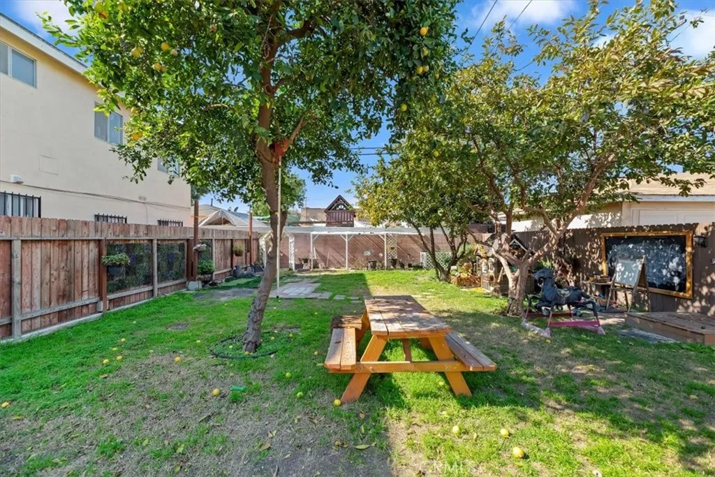 10779 Barlow, Lynwood, California 90262 home-pic-34