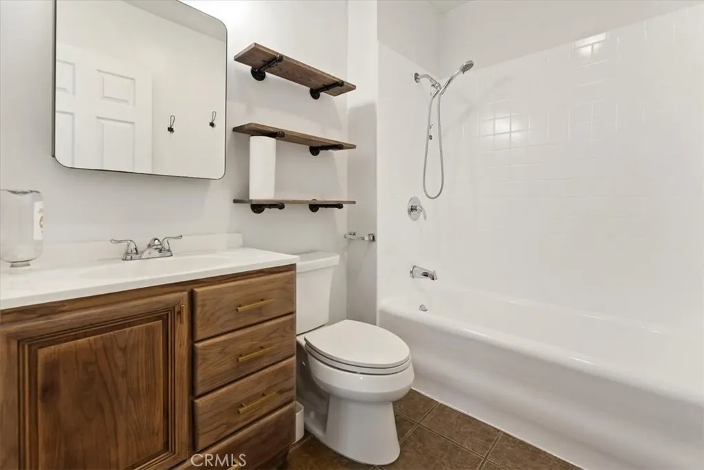 10779 Barlow, Lynwood, California 90262 home-pic-22
