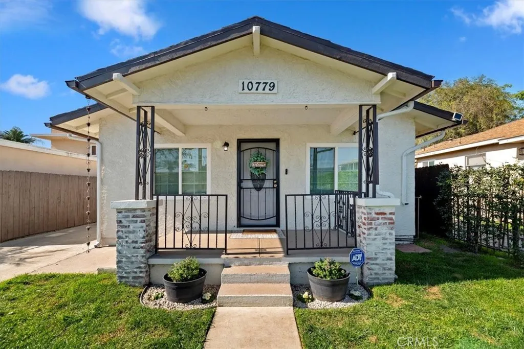 10779 Barlow, Lynwood, California 90262 home-pic-2