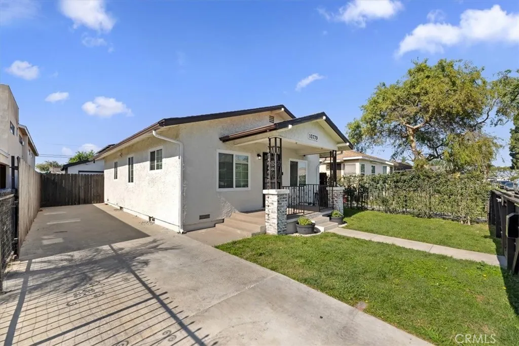 10779 Barlow, Lynwood, California 90262 home-pic-8