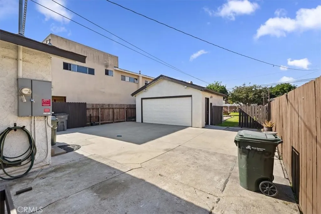 10779 Barlow, Lynwood, California 90262 home-pic-32