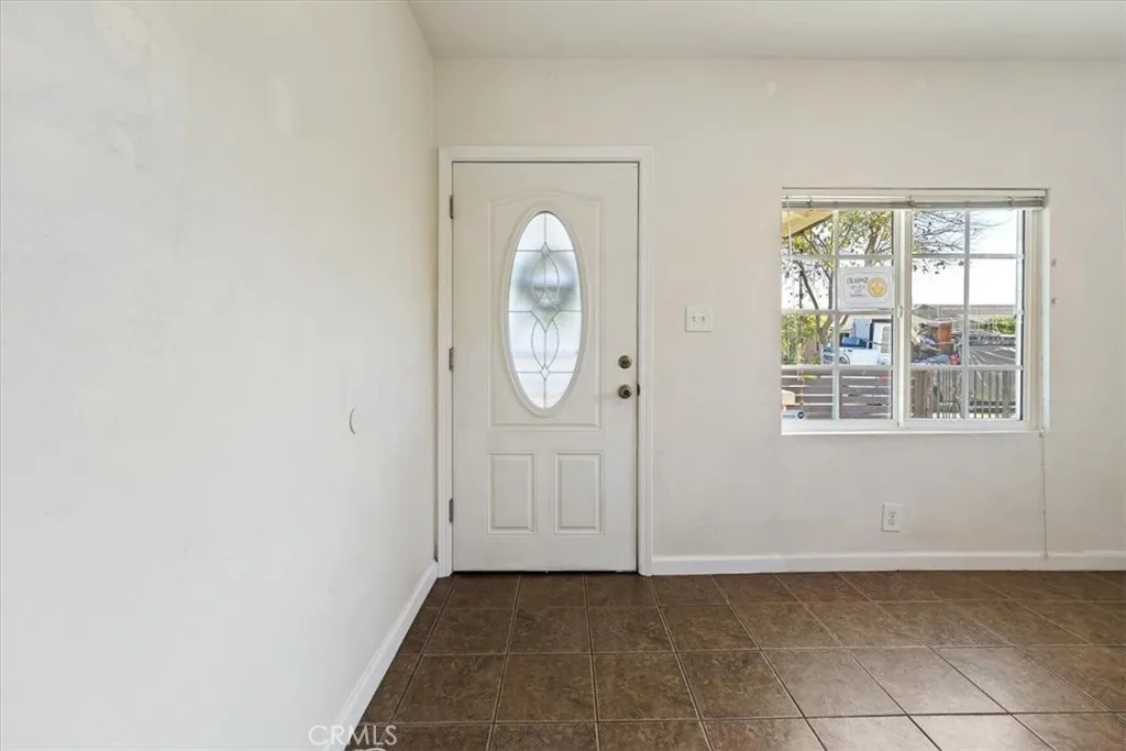 10779 Barlow, Lynwood, California 90262 home-pic-9