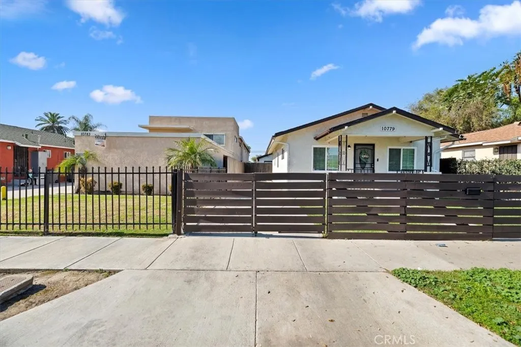 10779 Barlow, Lynwood, California 90262 home-pic-6