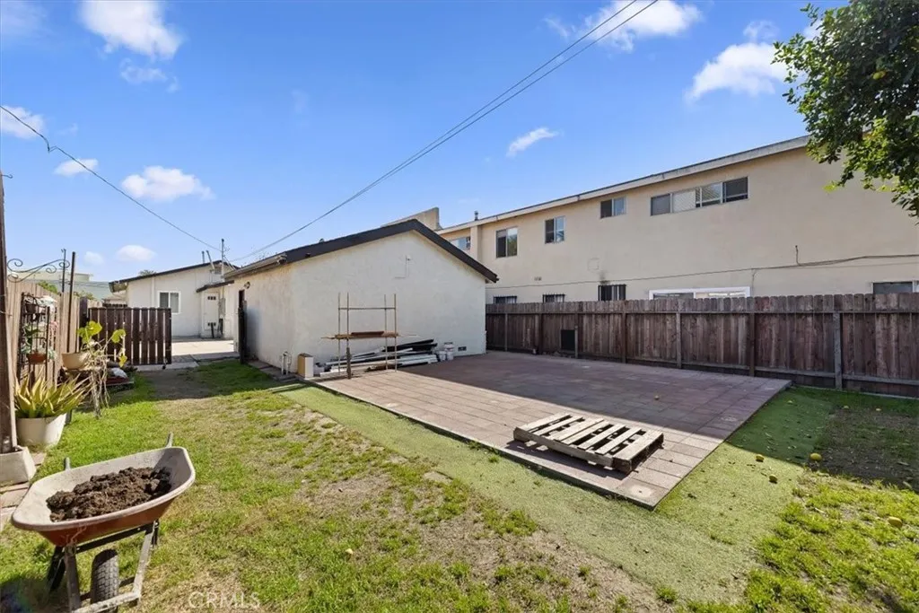 10779 Barlow, Lynwood, California 90262 home-pic-36
