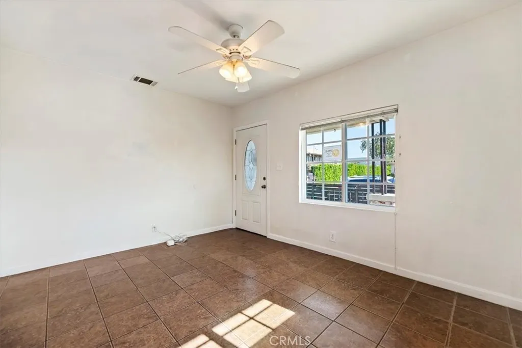 10779 Barlow, Lynwood, California 90262 home-pic-13