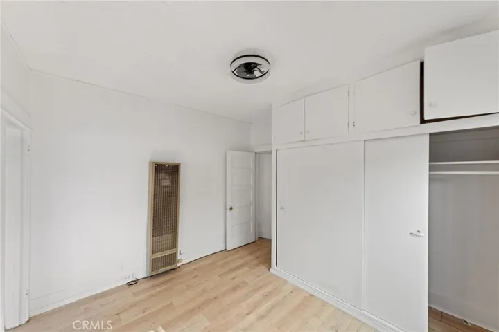 Middle bedroom