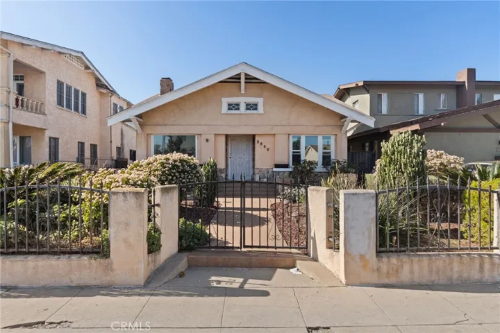 Quintessential curb appeal