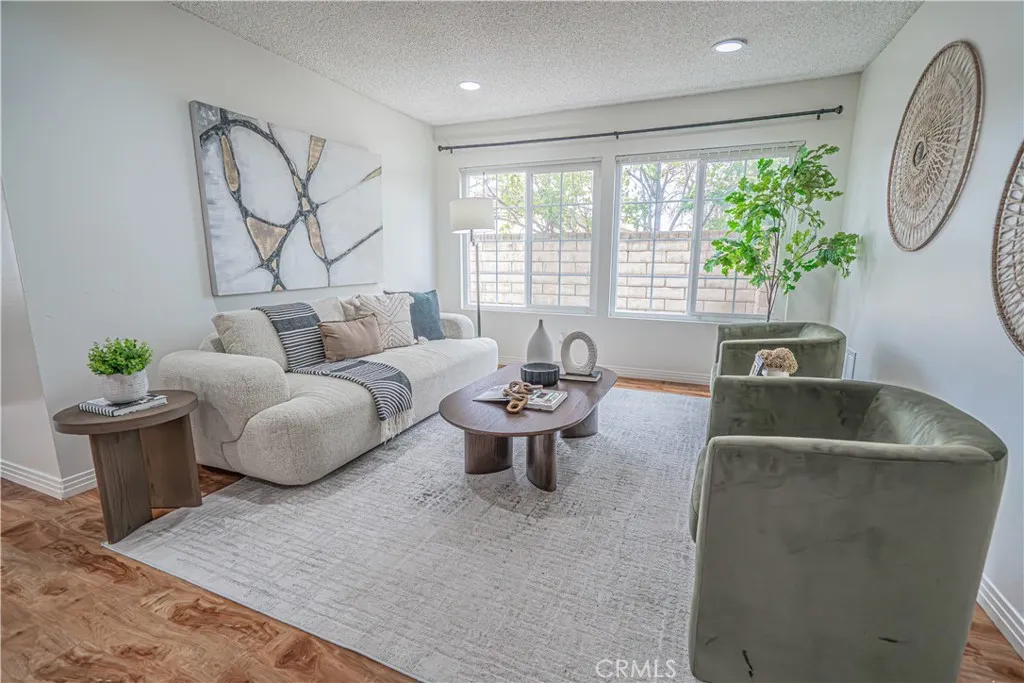 22612 Pamplico Dr, Saugus, California 91350 home-pic-9