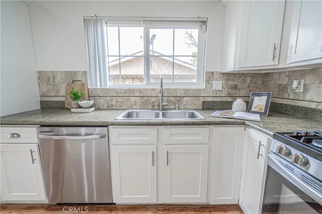 22612 Pamplico Dr, Saugus, California 91350 home-pic-19