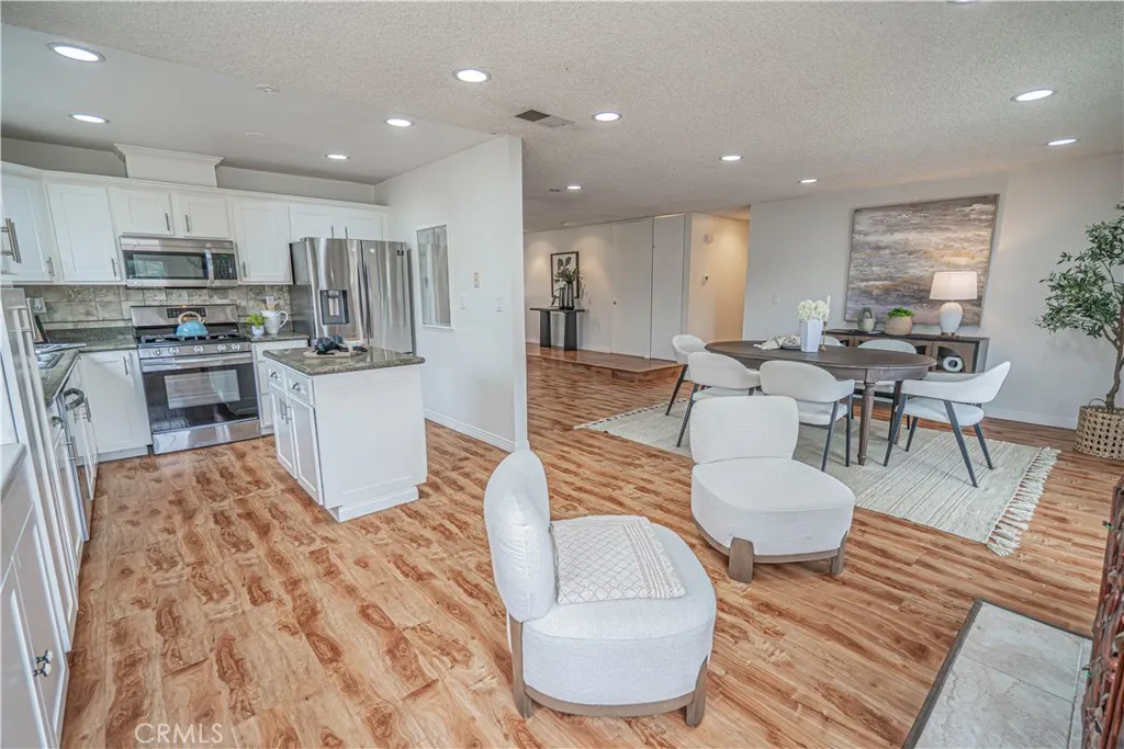 22612 Pamplico Dr, Saugus, California 91350 home-pic-13