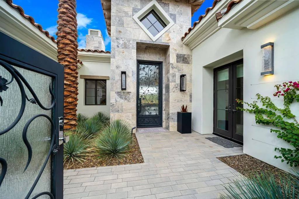 80840 Via Portofino, La Quinta, California 92253 home-pic-3