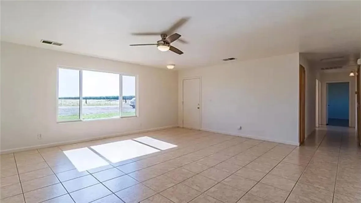 4449 Clausen, Le Grand, California 95333 home-pic-8
