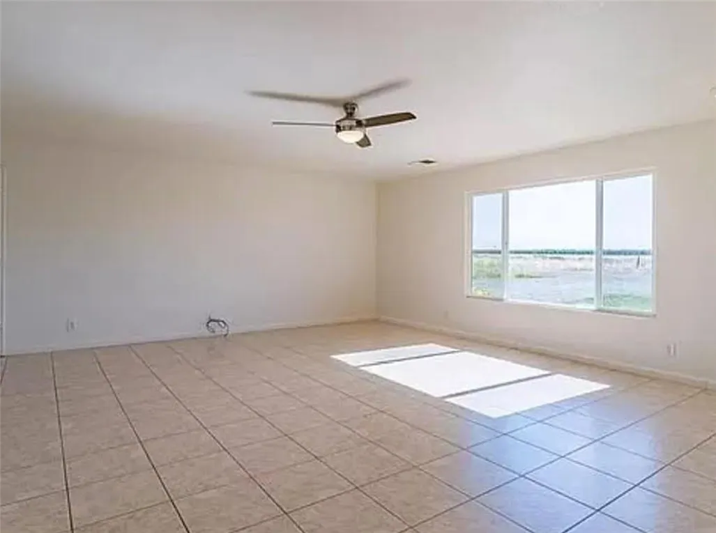 4449 Clausen, Le Grand, California 95333 home-pic-9