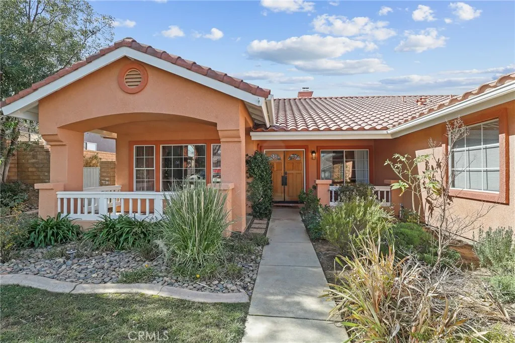 42323 Grandeur Way, Lancaster, California 93536 home-pic-1