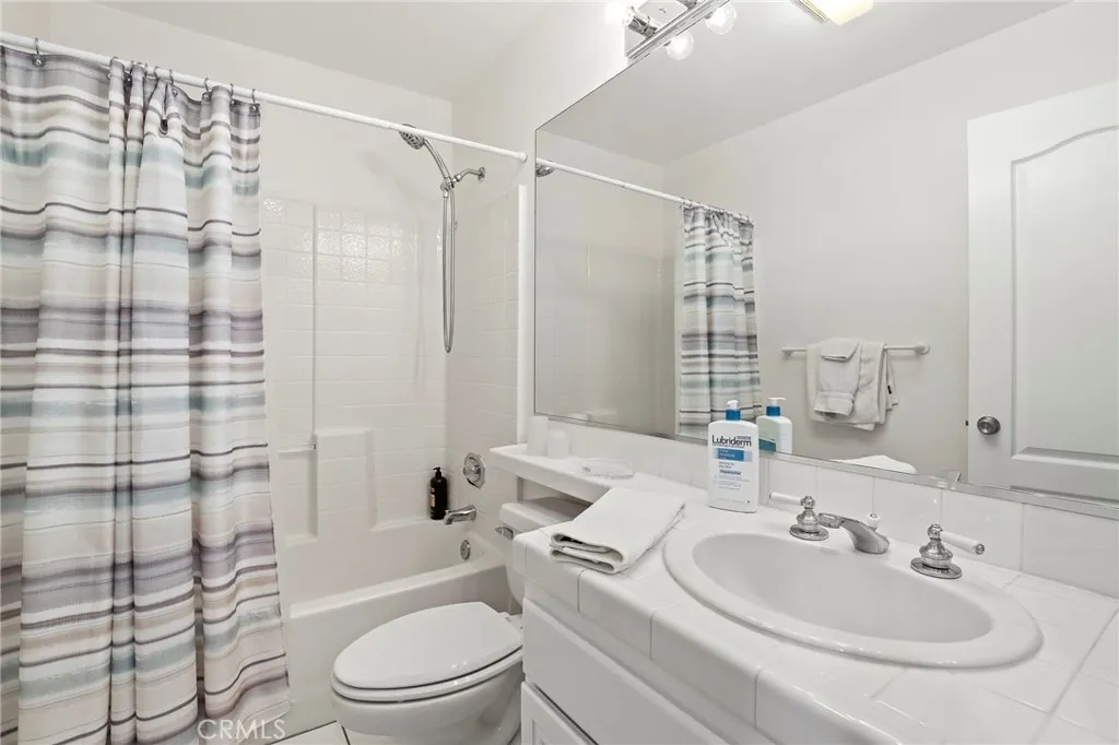 42323 Grandeur Way, Lancaster, California 93536 home-pic-16