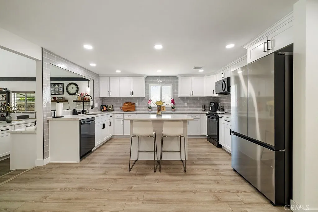 41841 55th Street W, Quartz Hill, California 93536 home-pic-2