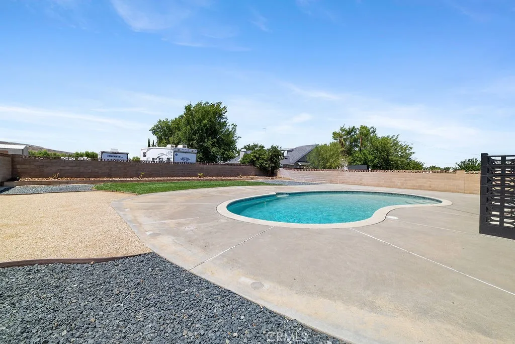 41841 55th Street W, Quartz Hill, California 93536 home-pic-55