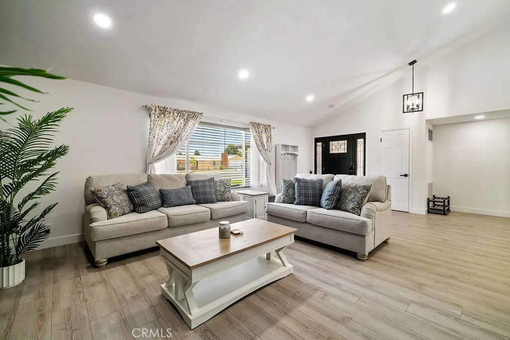 41841 55th Street W, Quartz Hill, California 93536 home-pic-12